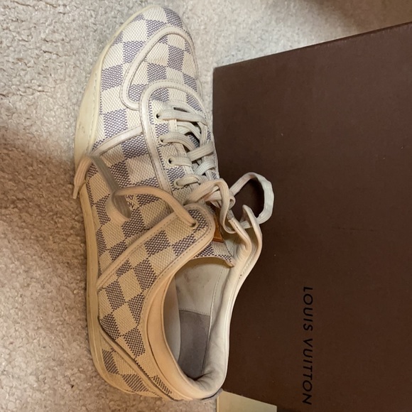 Louis Vuitton Sneakers - Picture 4 of 12